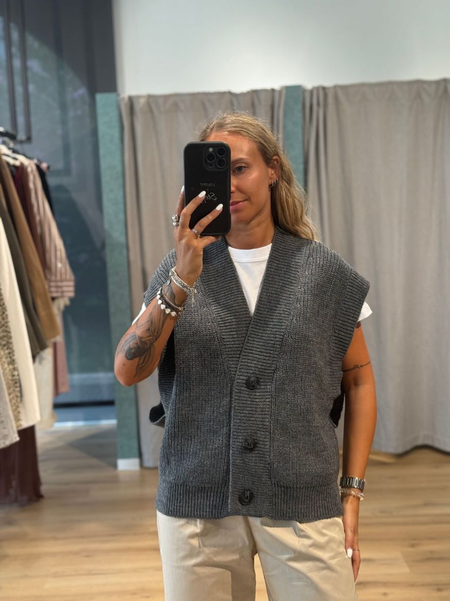Immagine di GILET IN MAGLIA