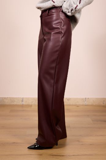 Immagine di PANTALONE DRITTO SIMILPELLE - Disponibile in NERO, BORDEAUX