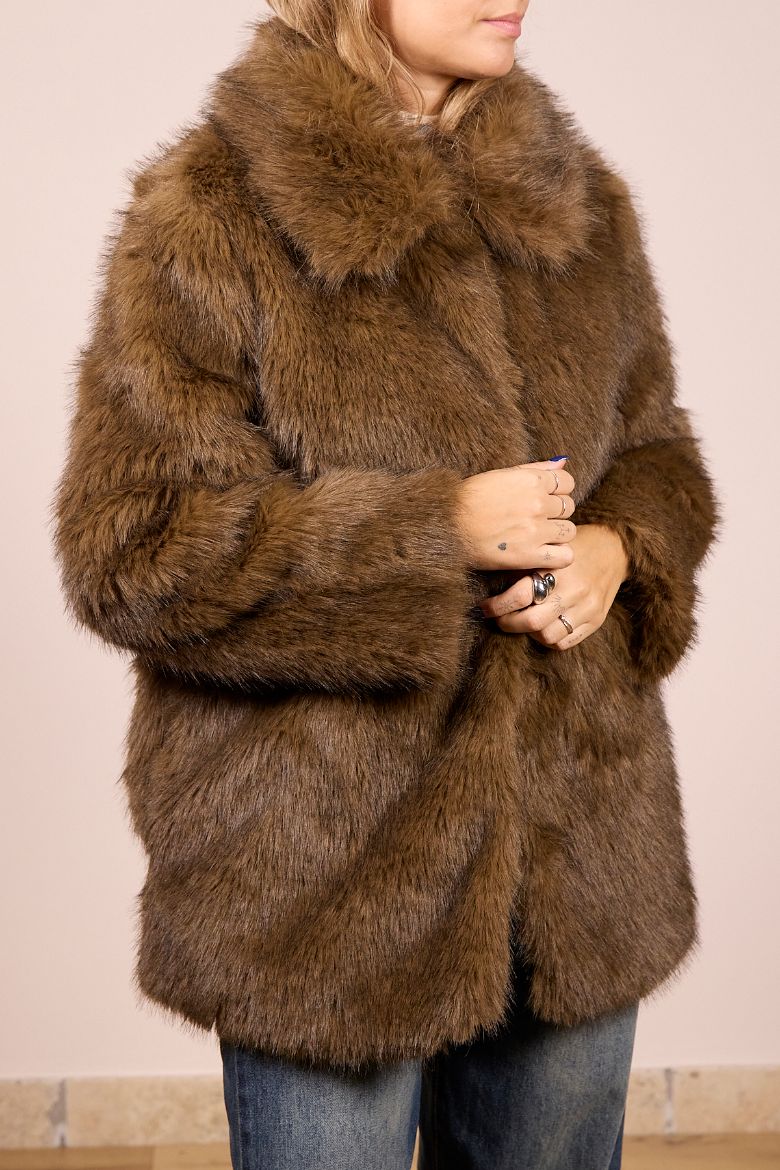 Immagine di PELLICCIA GLORIA - Disponibile in BEIGE, MARRONE