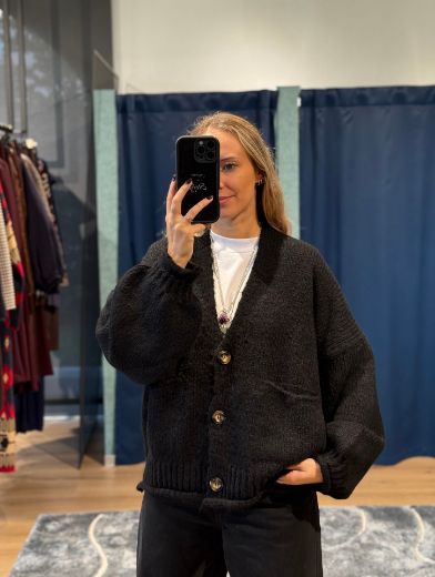 Immagine di CARDIGAN 3 BOTTONI - Disponibile in PANNA, MARRONE, BORDEAUX, NERO, GRIGIO, VERDE MILITARE, OLIO, FANGO, ANTRACITE