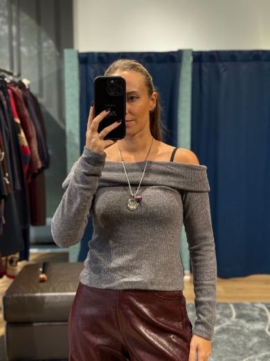 Immagine di MAGLIONE KAIA SPALLE SCOPERTE