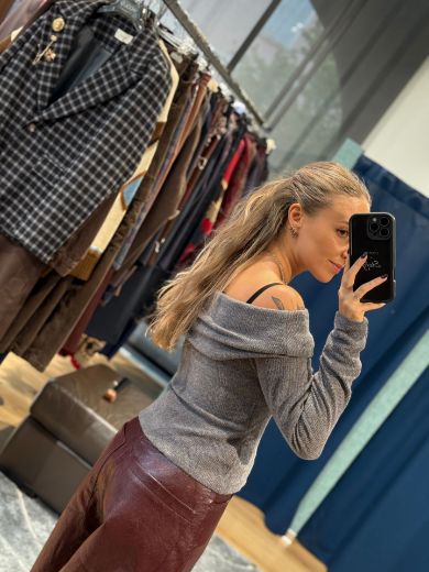 Immagine di MAGLIONE KAIA SPALLE SCOPERTE - Disponibile in MORO, GRIGIO