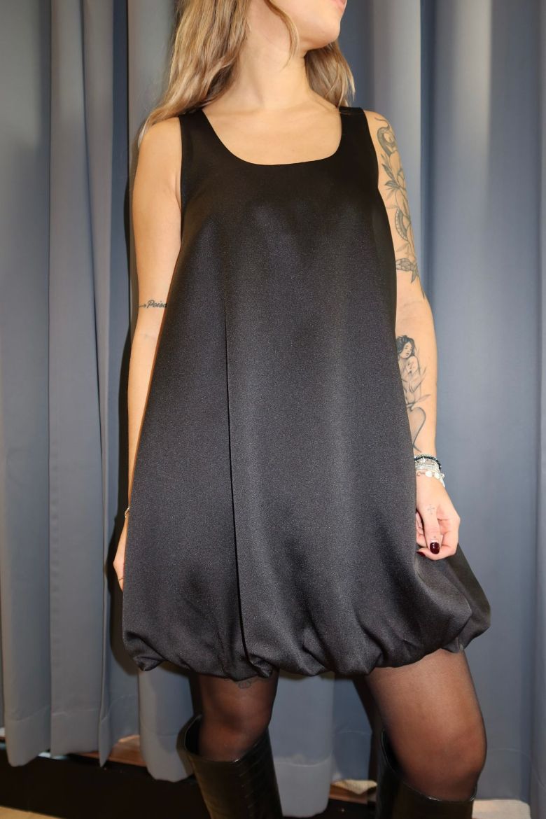 Immagine di ABITO NERO A PALLONCINO