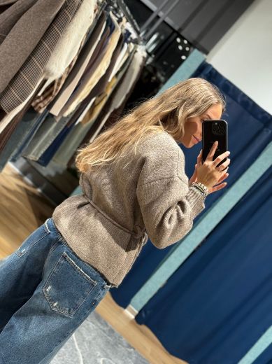 Immagine di CARDIGAN INCROCIATO - Disponibile in GRIGIO, BIANCO, BEIGE, TAUPE, MARRONE