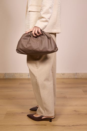 Immagine di CLUTCH GRANDE IN PELLE - Disponibile in TAUPE SCURO, MARMO