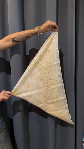 Immagine di BANDANA VISCOSA - Disponibile in GIALLO, BLU, ROSSO, MARRONE